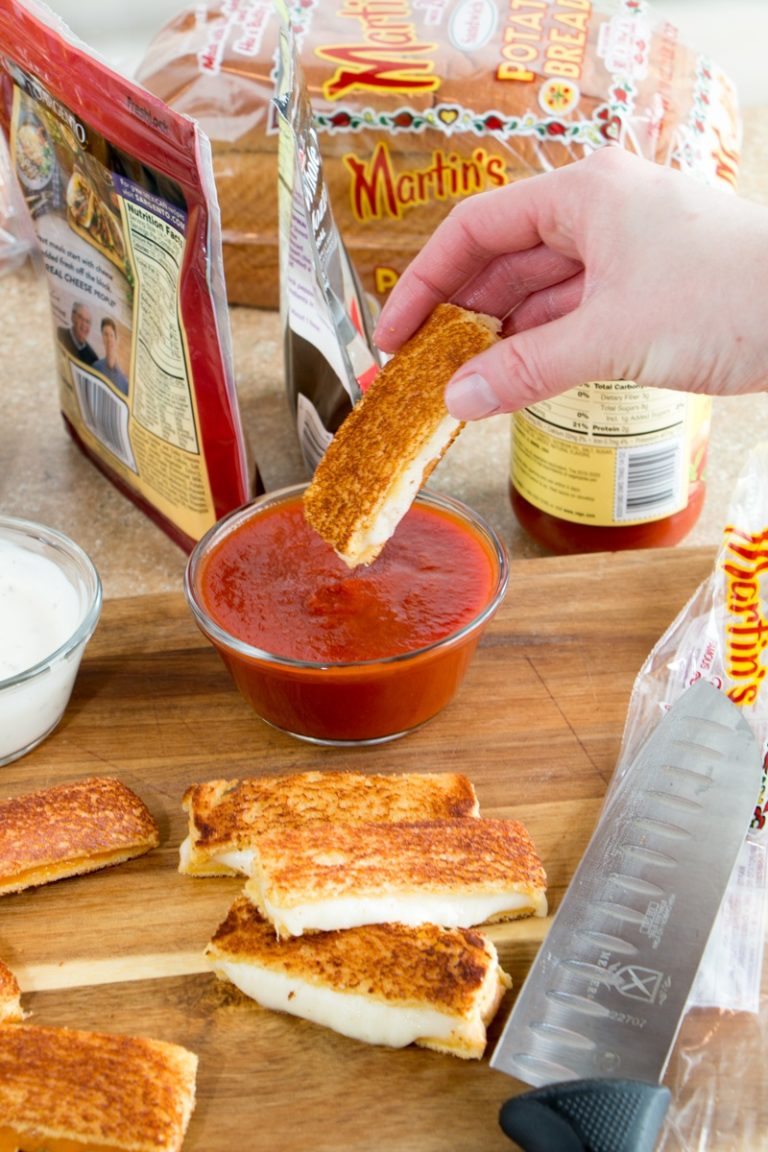 MarinaraDippingSauce.jpg Martin's Famous Potato Rolls and Bread