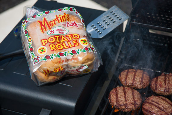 Burgers 101 Pro And Beginner Grilling Tips Martins Famous Potato Rolls And Bread 9715