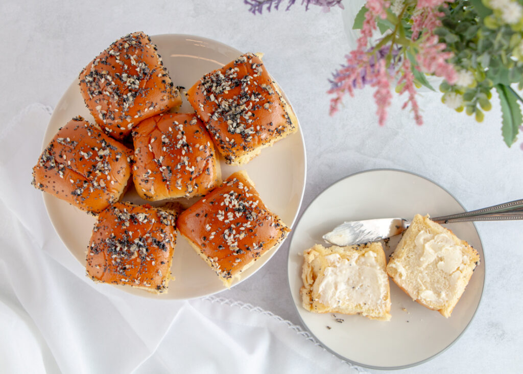 Everything Bagel Dinner Rolls