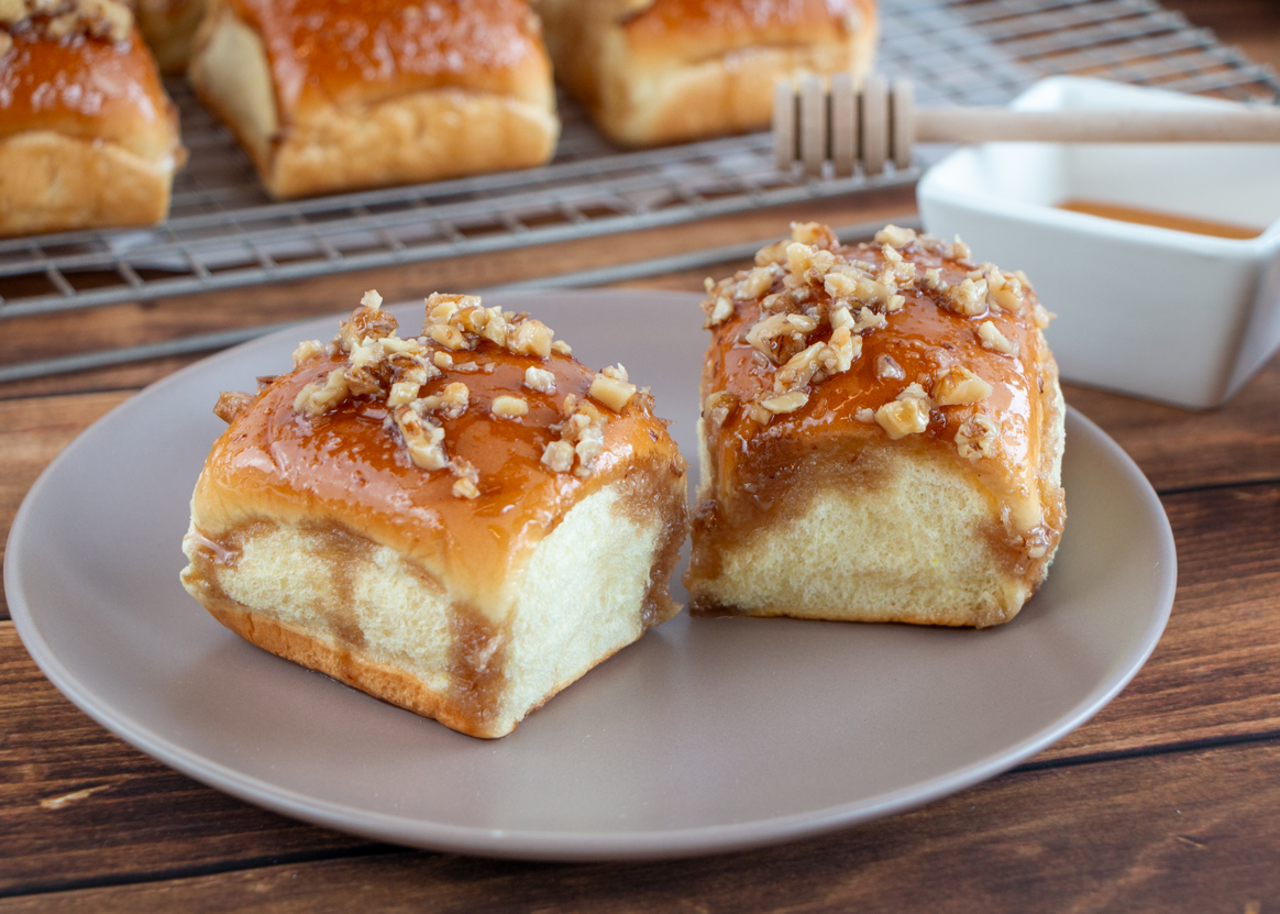Honey Walnut Dinner Rolls - Martin's Famous Potato Rolls and Bread