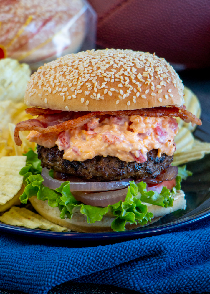 Pimento Bacon Cheese Burger4 Martins Famous Potato Rolls And Bread 3957