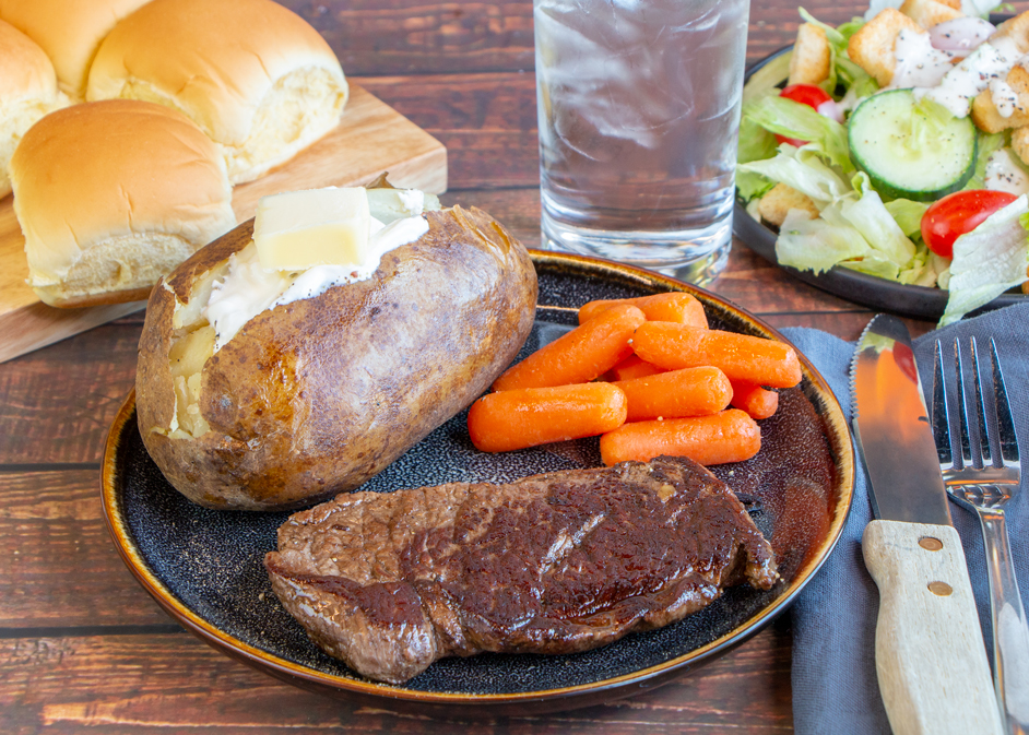 https://potatorolls.com/wp-content/uploads/Steak-Meal-Plate.jpg